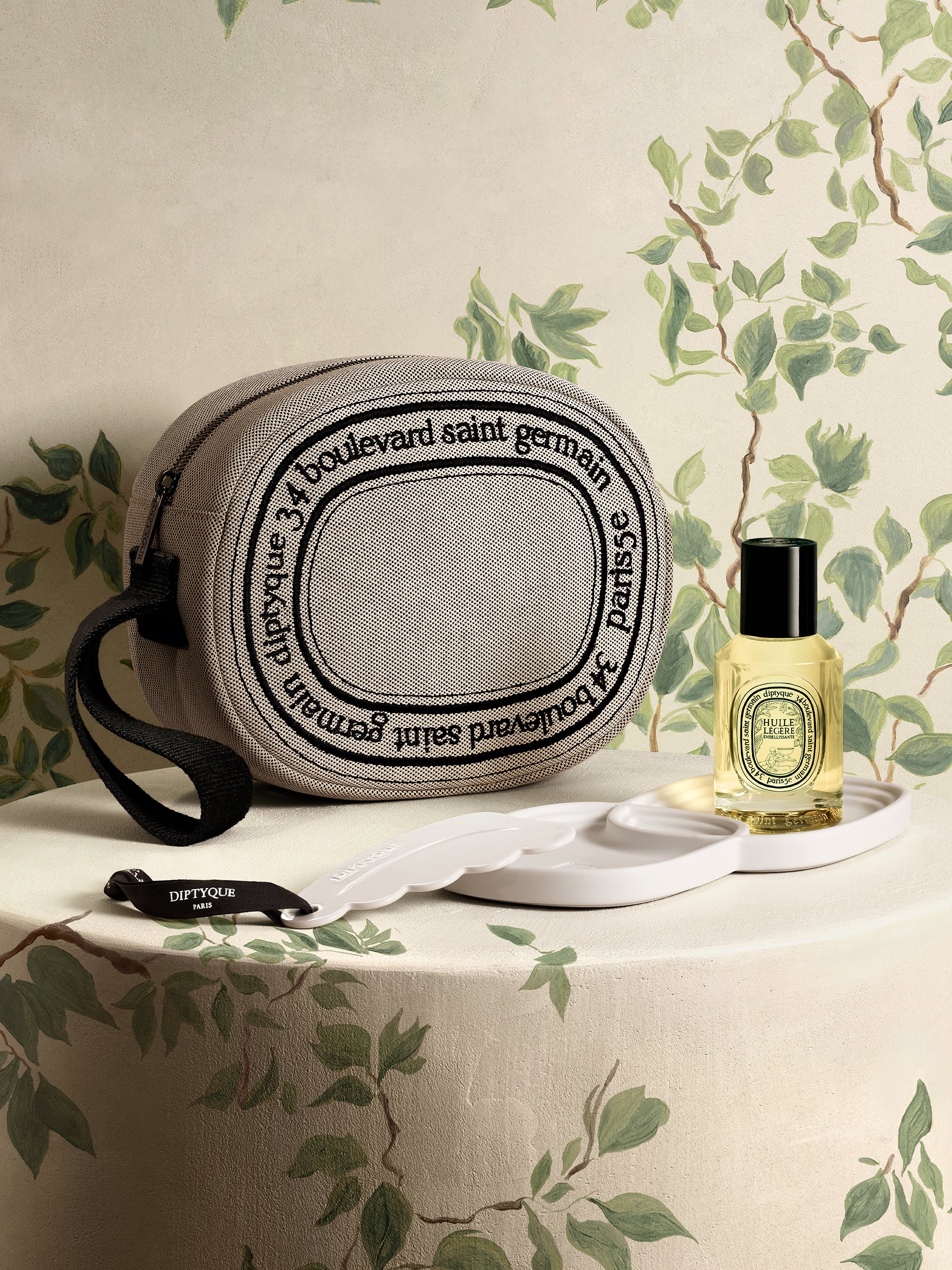 Oval Toiletry Bag | Diptyque Paris