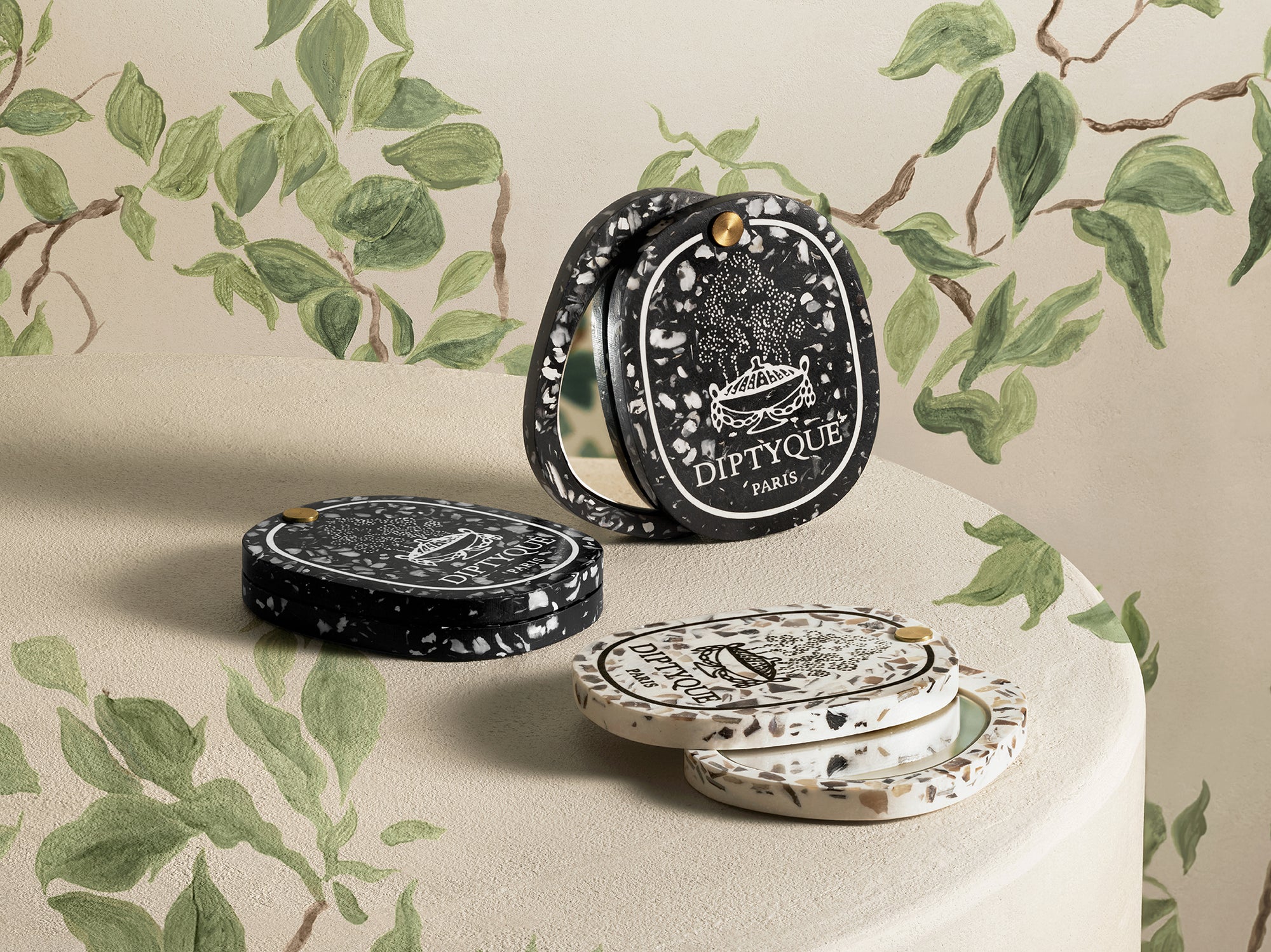 Shell pocket mirror